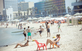חוף ים בתל אביב (צילום:  מרים אלסטר, פלאש 90)